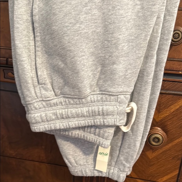 NWT Aerie Gray Sweatpants with Tapered Leg Design - Picture 2 of 3